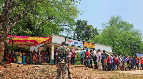 बिहार में फॉर्म भरने की अंतिम तिथि से एक दिन पहले, 61 लाख मतदाताओं के नाम मतदाता सूची से बाहर होने का खतरा| बिहार